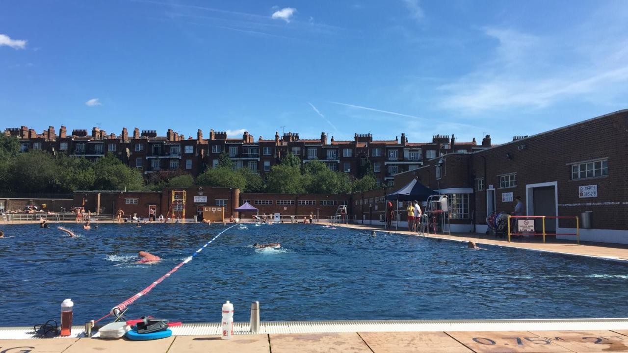 Modern In Hampstead For 4 Apartment London