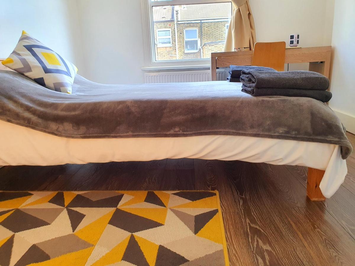 Homestay In Queen's Park *