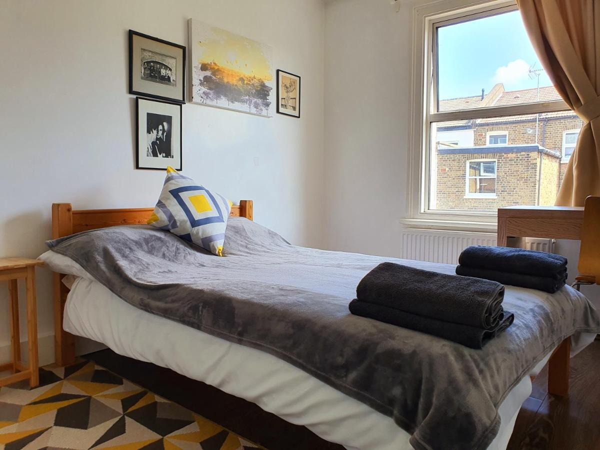 Homestay In Queen's Park *