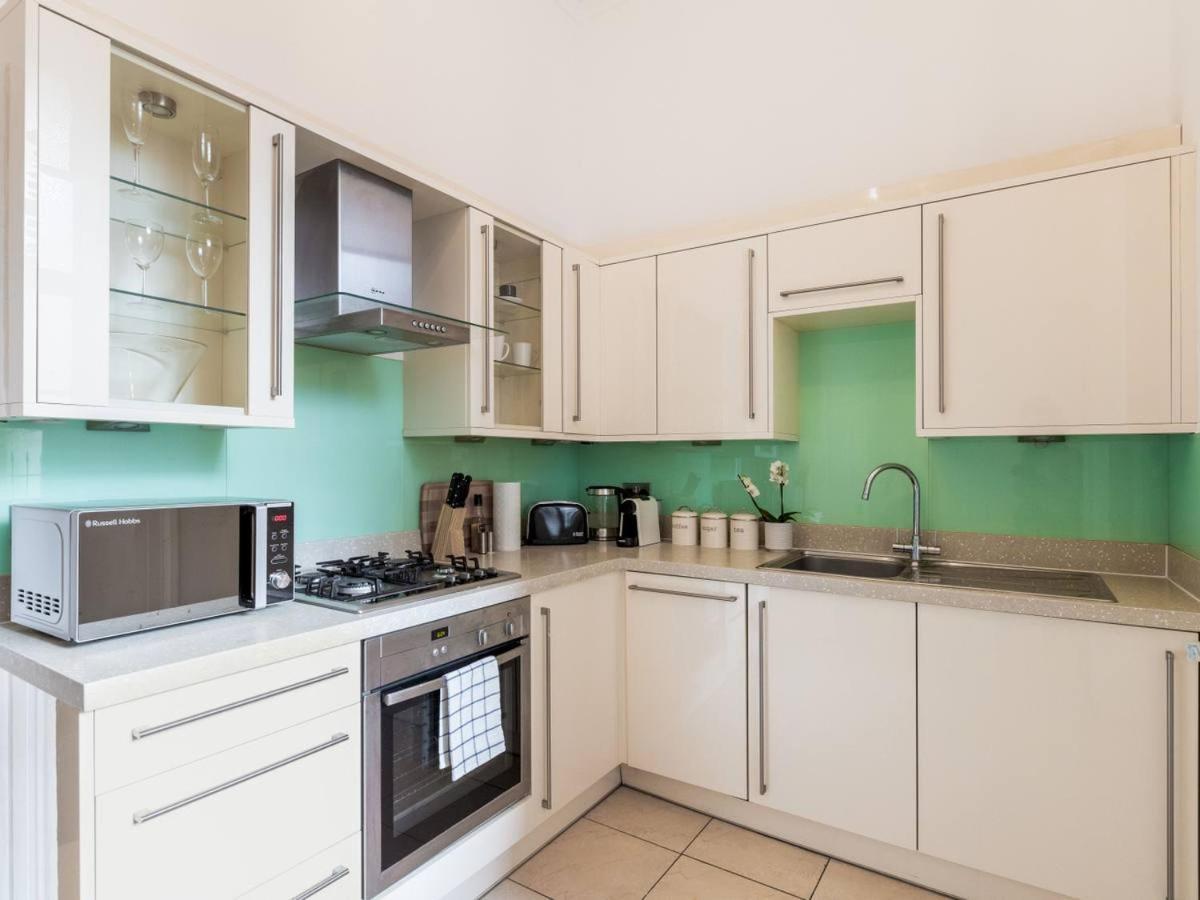 Westbourne Apartment *