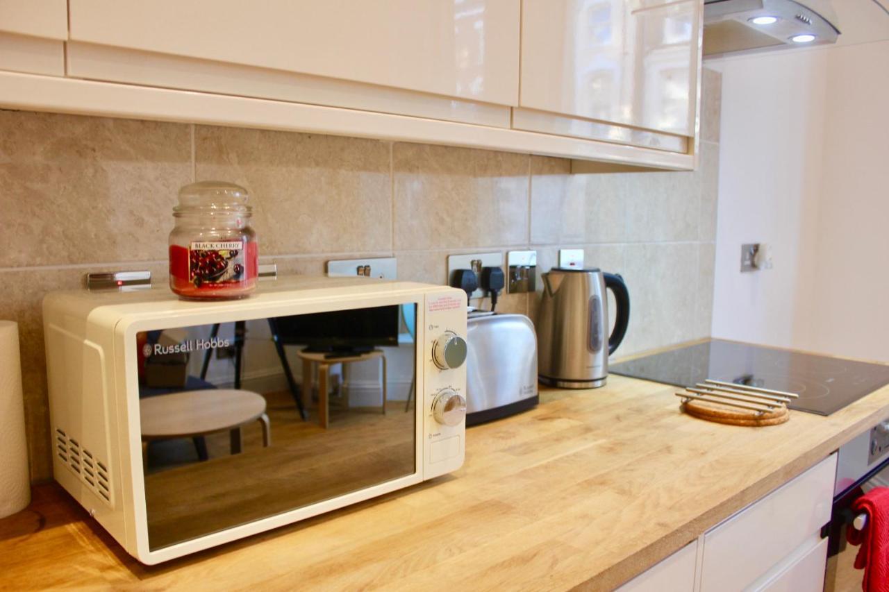Stylish 2 Bed Apartment-zone 2 - 10 Minutes To The Heart Of London- Sleeps Up 8 Apartamento *