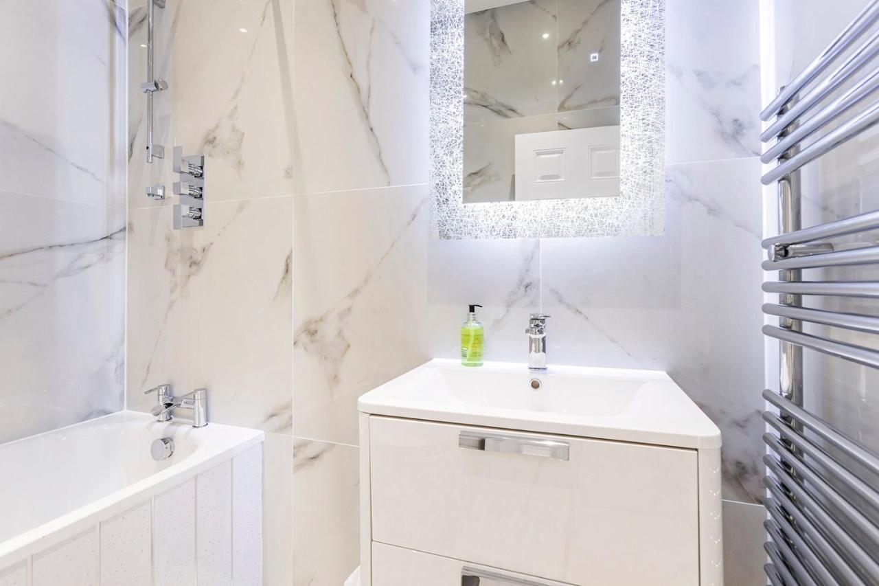Stylish 2 Bed Apartment-zone 2 - 10 Minutes To The Heart Of London- Sleeps Up 8 Apartamento