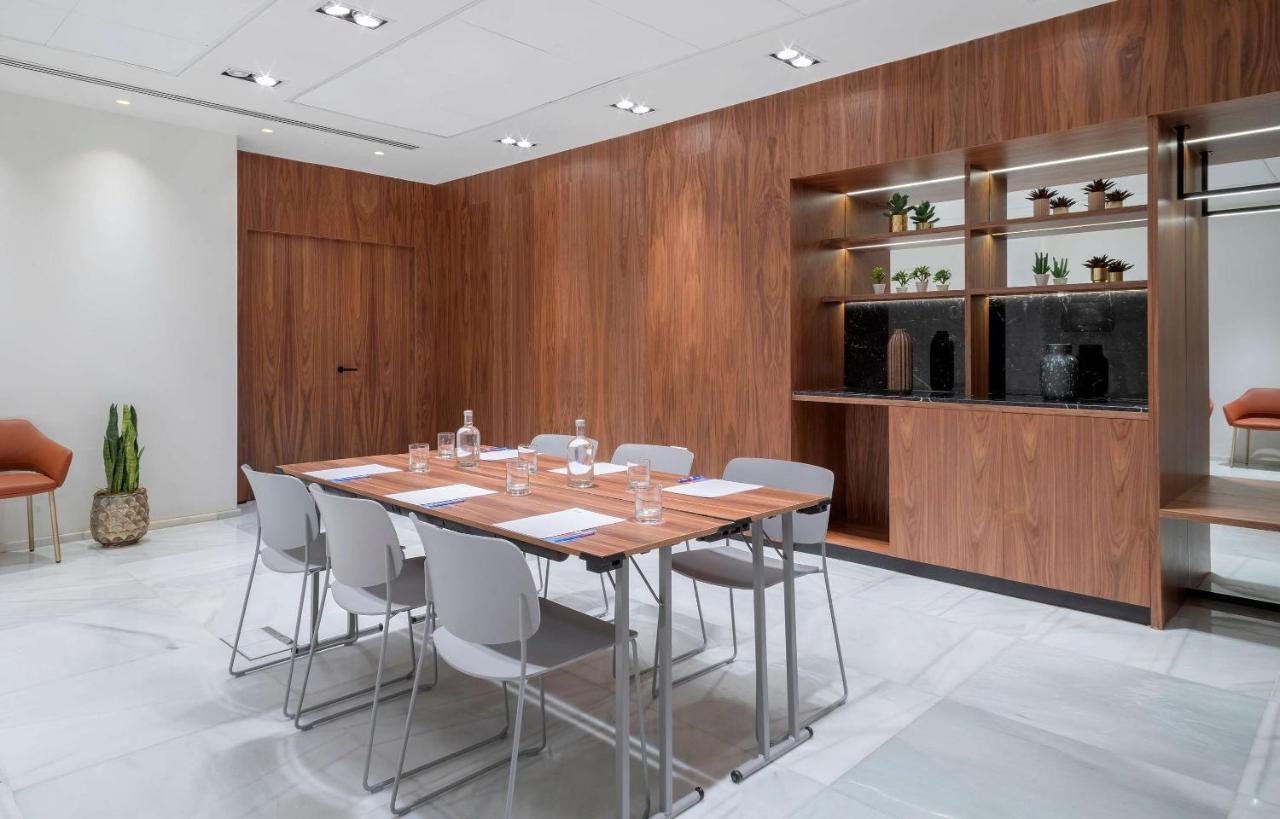 Aparthotel Melia White House