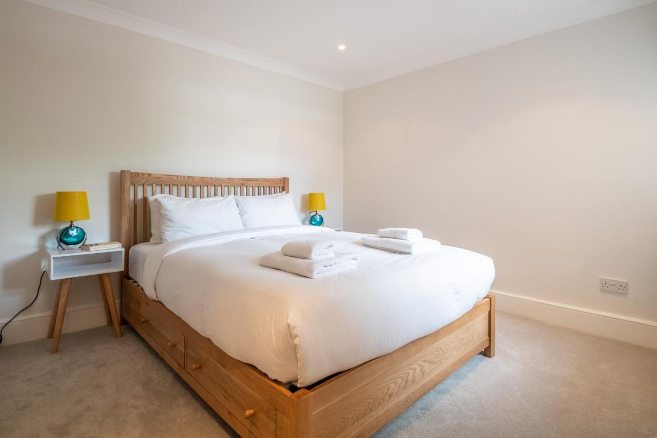 Pleasant Putney Close To The Tube Station By Underthedoormat Apartment London