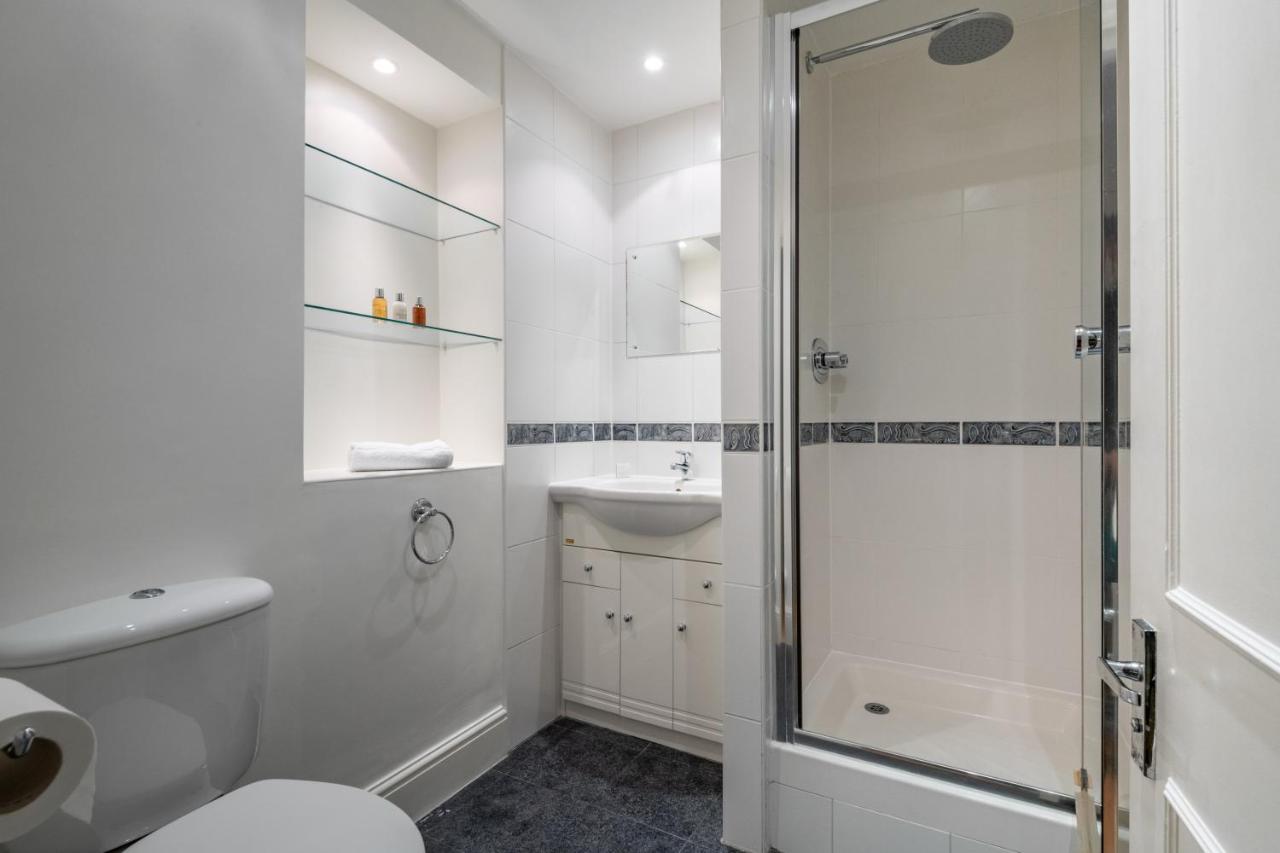 Apartment Pleasant Putney Close To The Tube Station By Underthedoormat