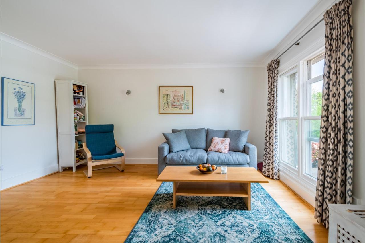 Pleasant Putney Close To The Tube Station By Underthedoormat London