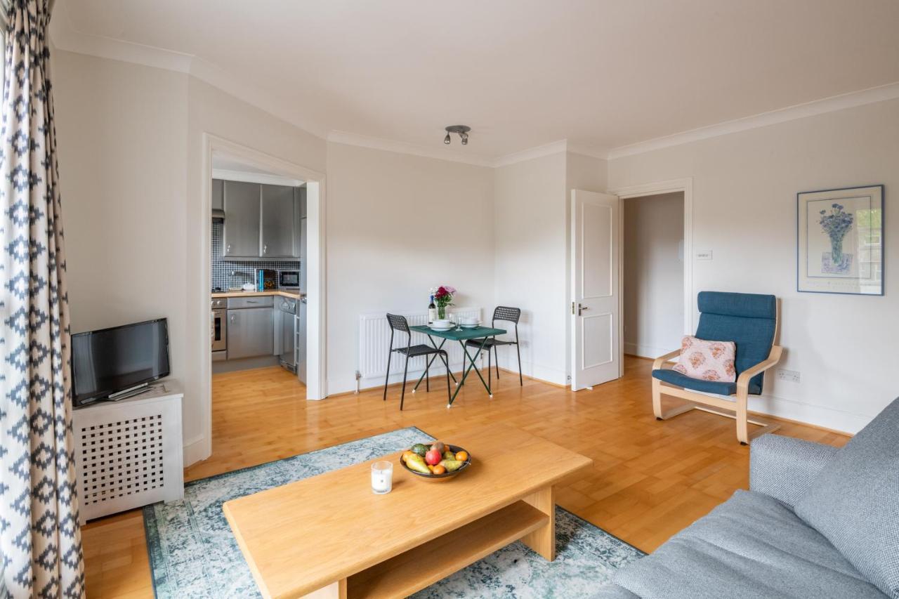 Pleasant Putney Close To The Tube Station By Underthedoormat Apartment London