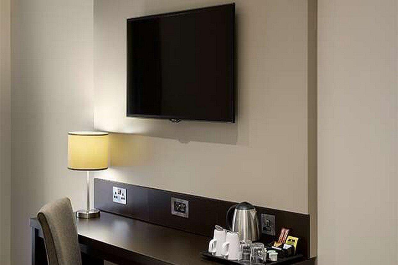 Premier Wimbledon South Hotel London