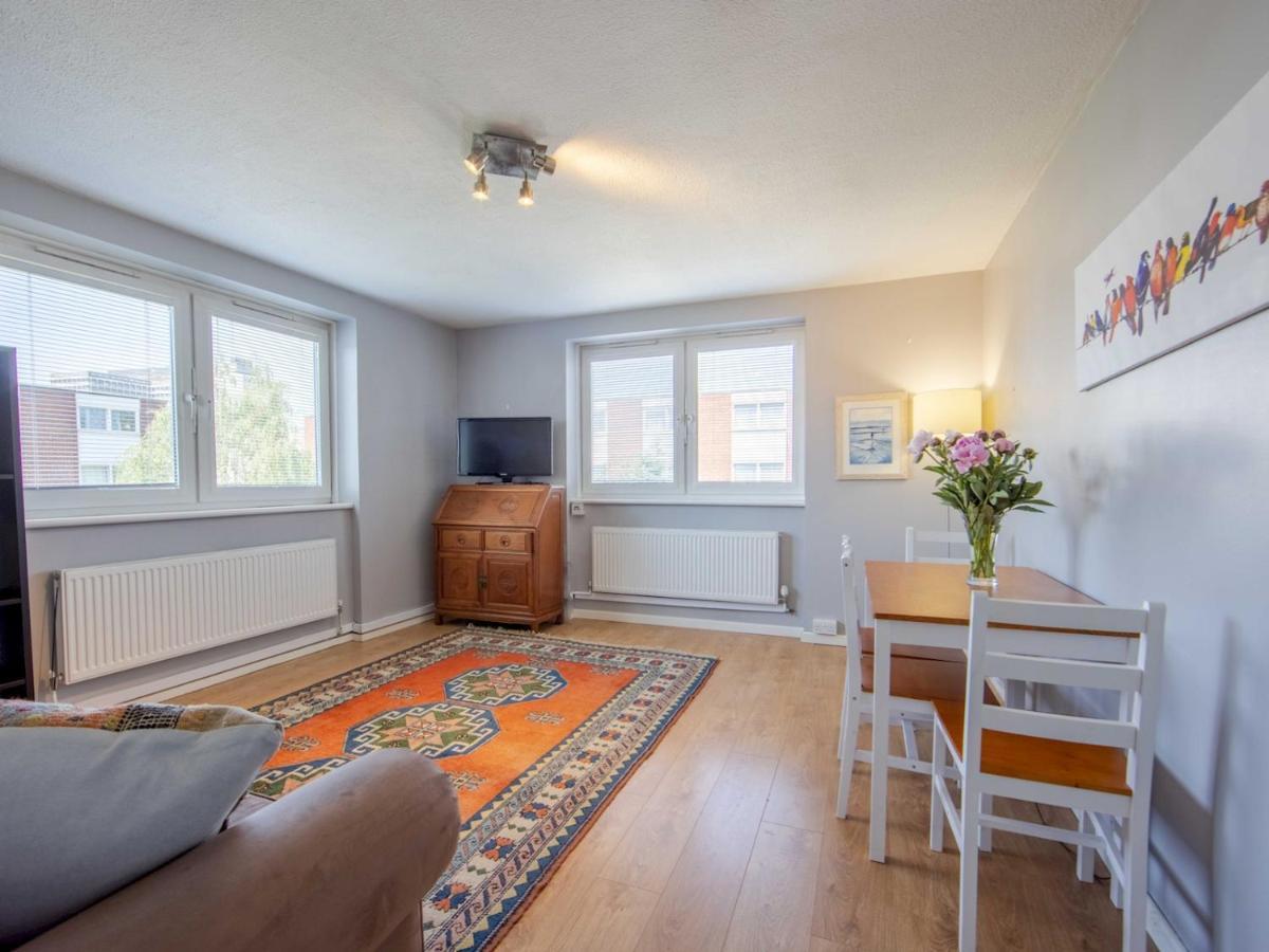 Pass The Keys Stylish 1-bedroom Flat In Trendy West Kensington Apartment
