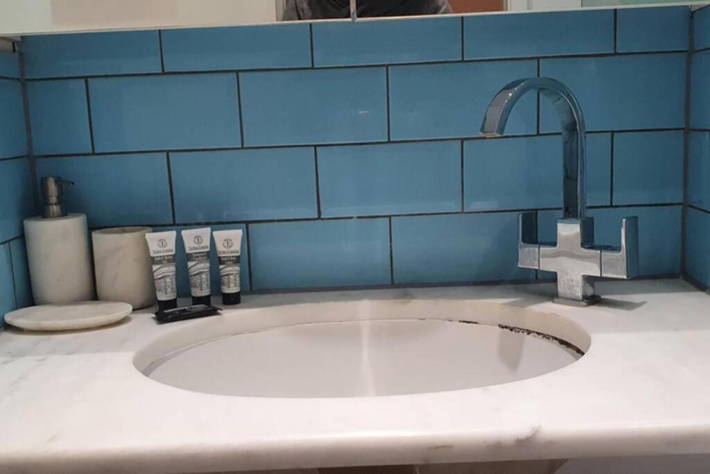 Apartment 1 Bedroom *zone 1* Elephant And Castle *