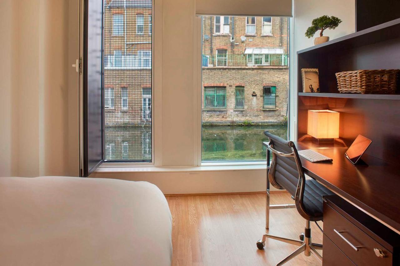 Premium And At Chapter Portobello In * Londres
