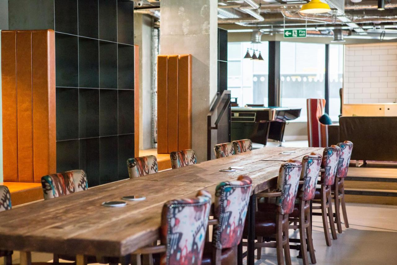 Premium And At Chapter Portobello In * Londres