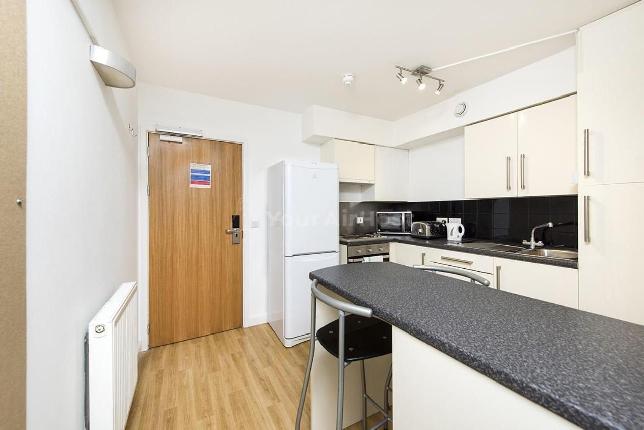 Spacious At Axo Camden In London