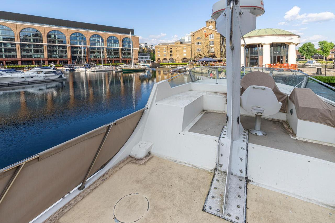 Rustic 2-bed Houseboat On The River Thames, In East *