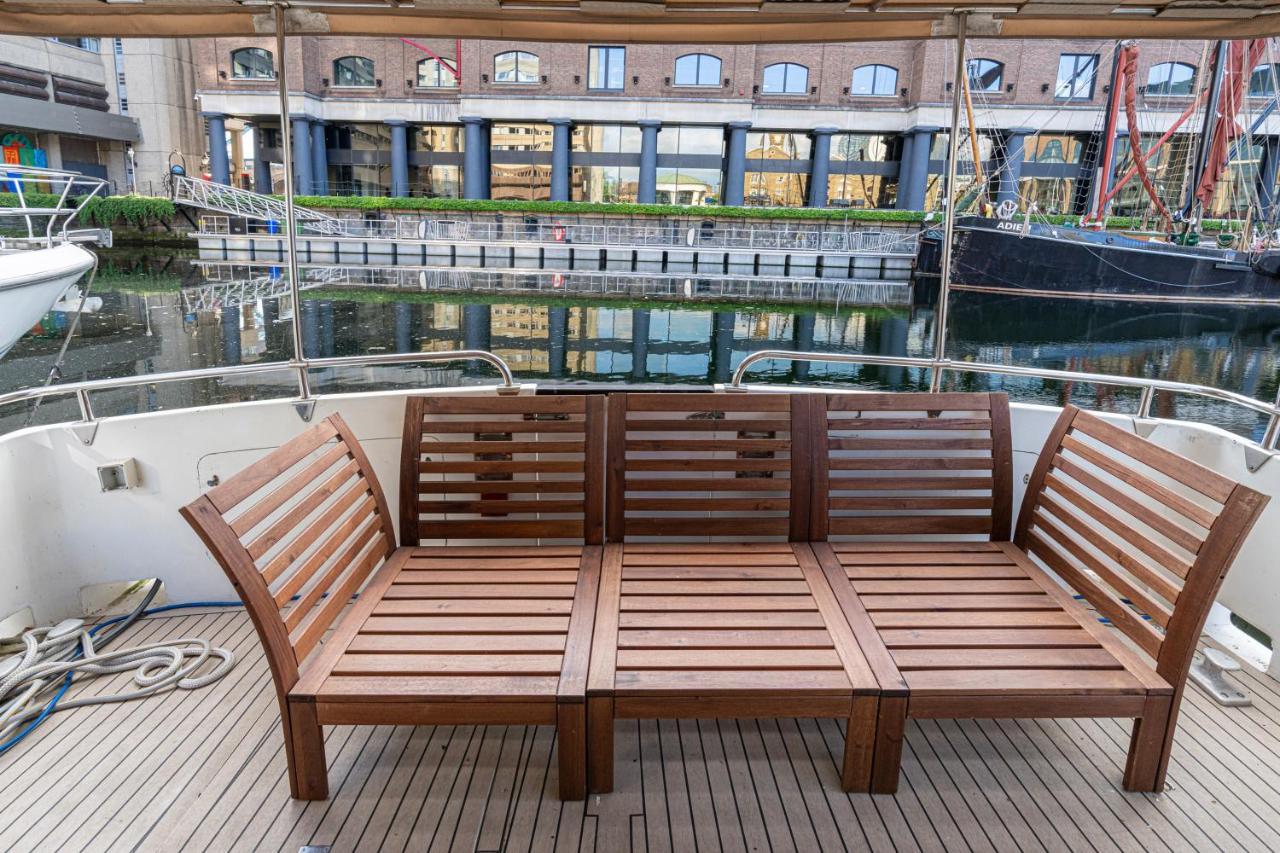 Apartment Rustic 2-bed Houseboat On The River Thames, In East