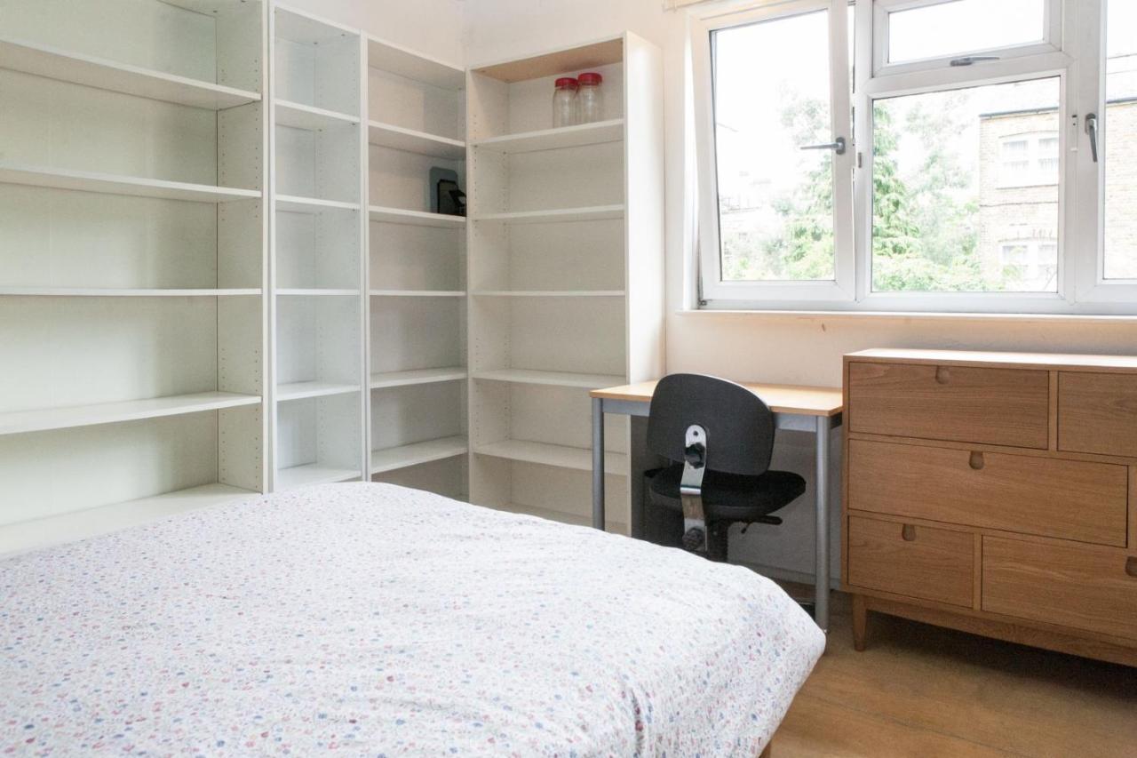 Pass The Keys Spacious Kennington Apartment, 4 Mins From Station Apartment