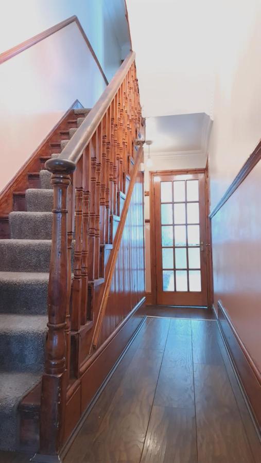 Bed & Breakfast Stayeasy In Trendy Heart Of *