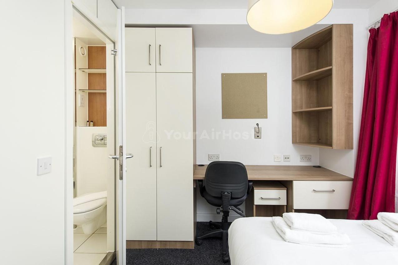Apartment Spacious At Axo Camden In London