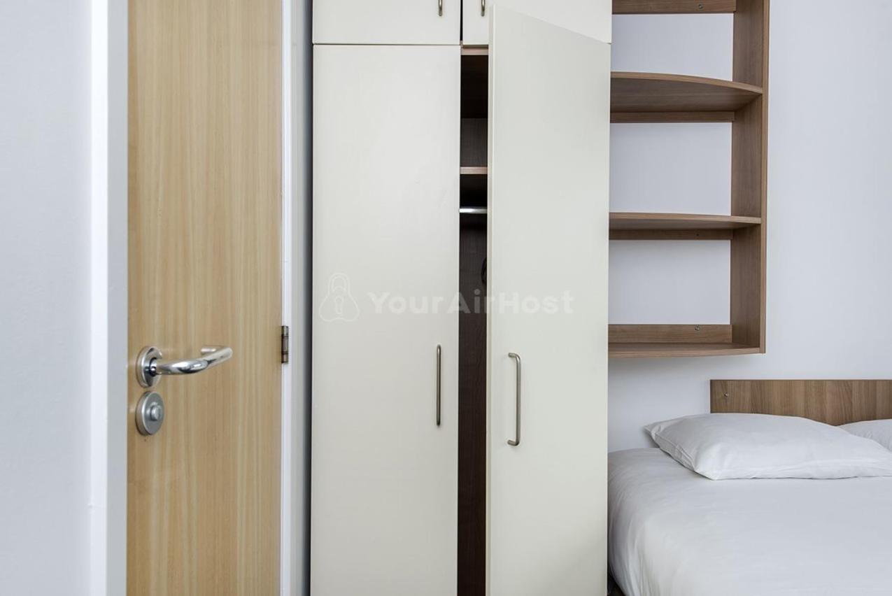 Spacious At Axo Camden In * London