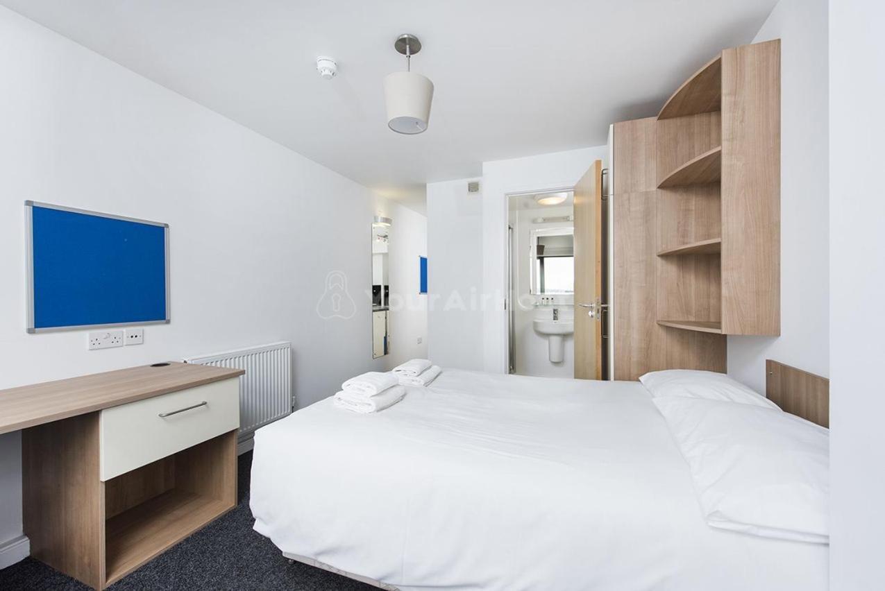 Spacious At Axo Camden In