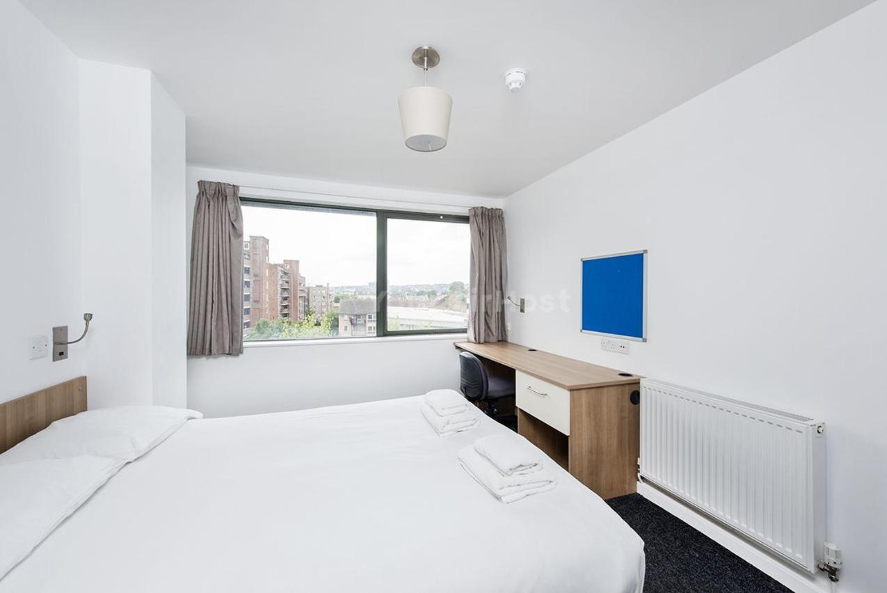 Spacious At Axo Camden In Apartment London