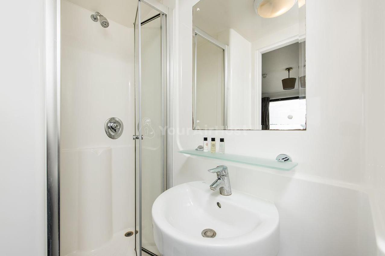 Apartment Spacious At Axo Camden In London
