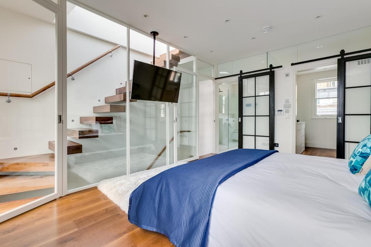 Superb 3 Bed/bath Luxury + Ibiza Roof Terrace Apartment