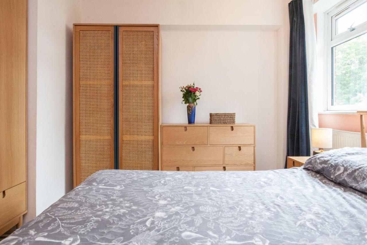 Pass The Keys Spacious Kennington Apartment, 4 Mins From Station Apartment London