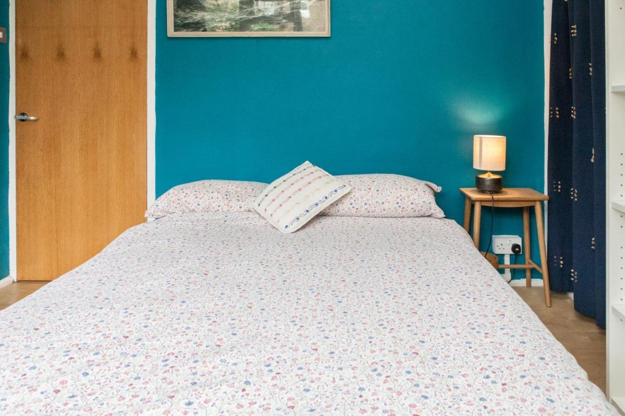 Pass The Keys Spacious Kennington Apartment, 4 Mins From Station