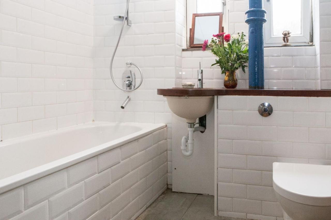 Pass The Keys Spacious Kennington Apartment, 4 Mins From Station London