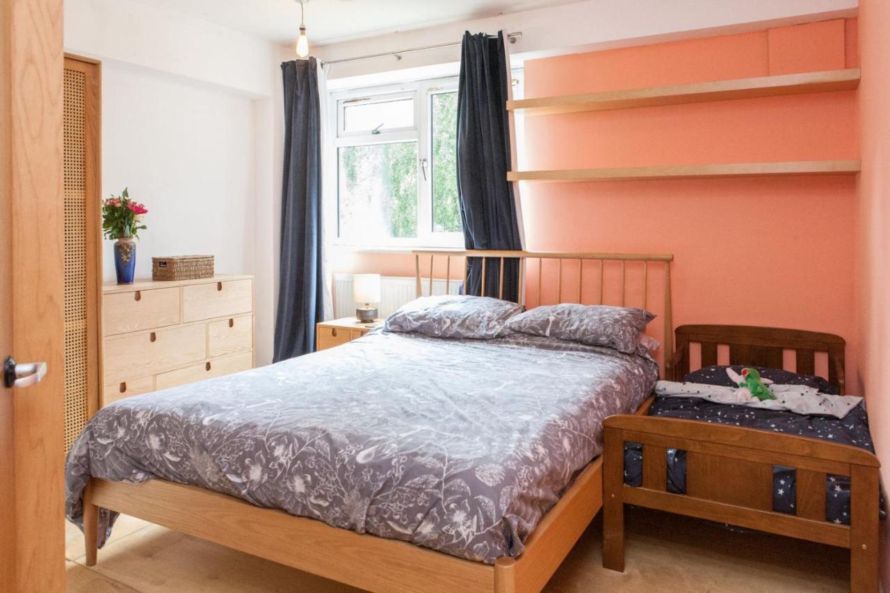 Pass The Keys Spacious Kennington Apartment, 4 Mins From Station London