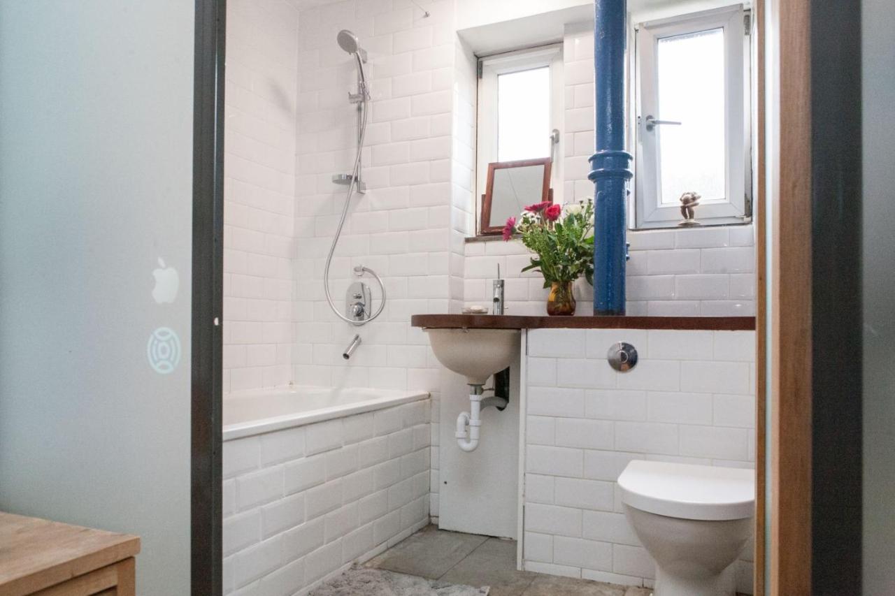 Pass The Keys Spacious Kennington Apartment, 4 Mins From Station