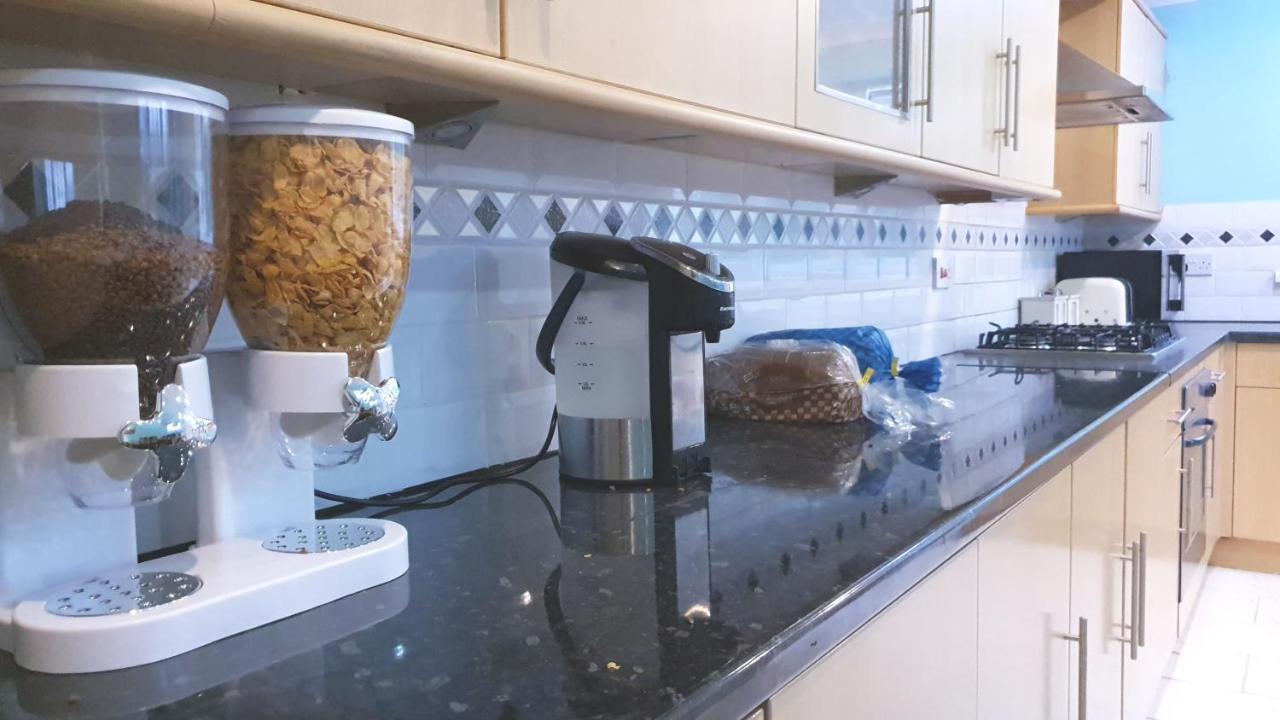 Bed & Breakfast Stayeasy In Trendy Heart Of *