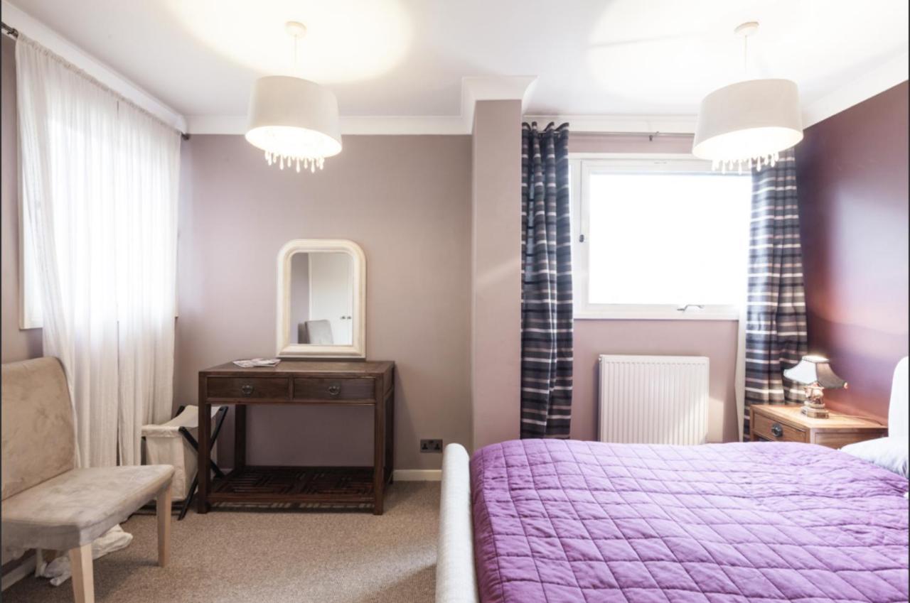 Victoria Two Bedroom Apartment *