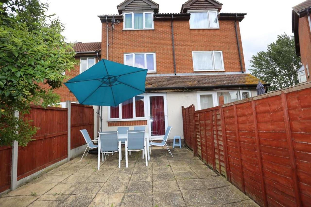 Beautiful 3 Beds House West Thamesmead London Casa de férias Londres