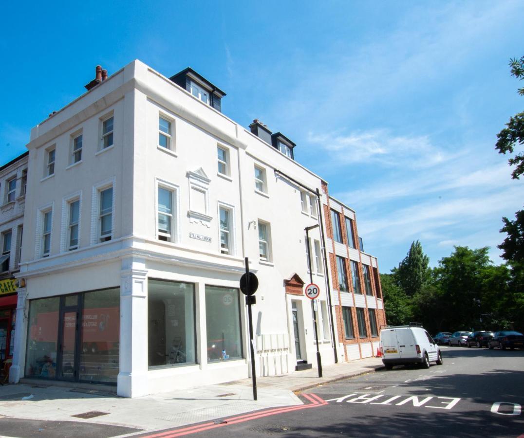 Charles Hope Kew Bridge Apartment *