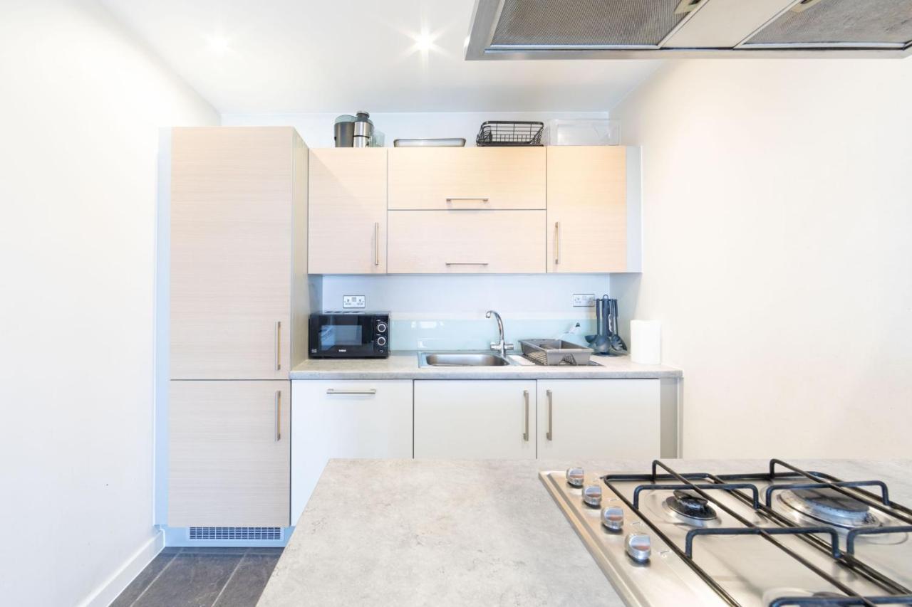 Pass The Keys Cosy 1bed Nearby Canary Wharf Apartment London