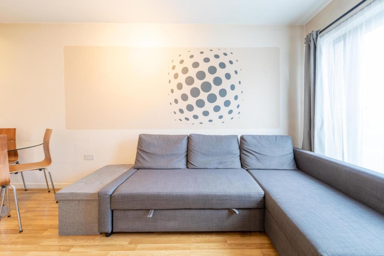 Pass The Keys Cosy 1bed Nearby Canary Wharf Apartment *