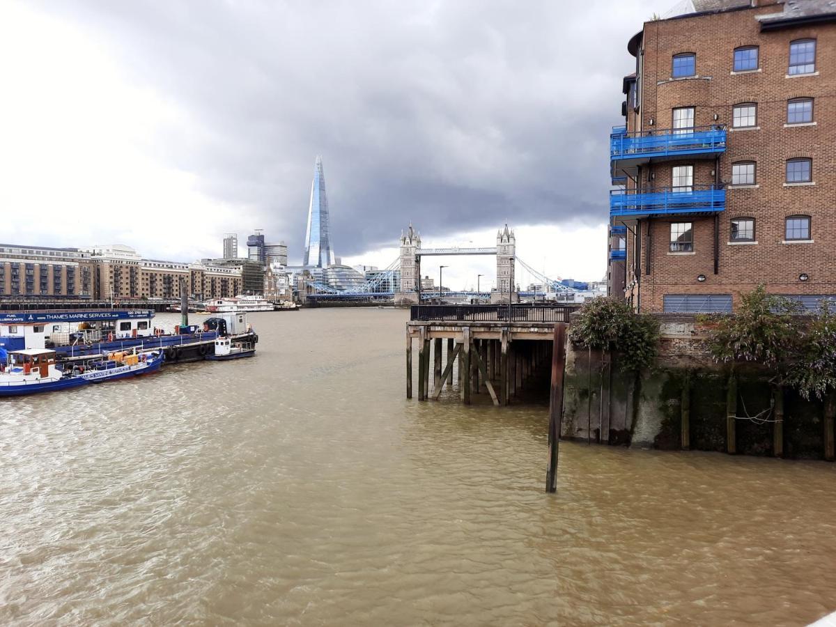 Mandy Sue Botel Londres