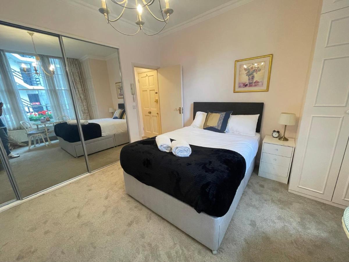 Hyde Park Serviced *