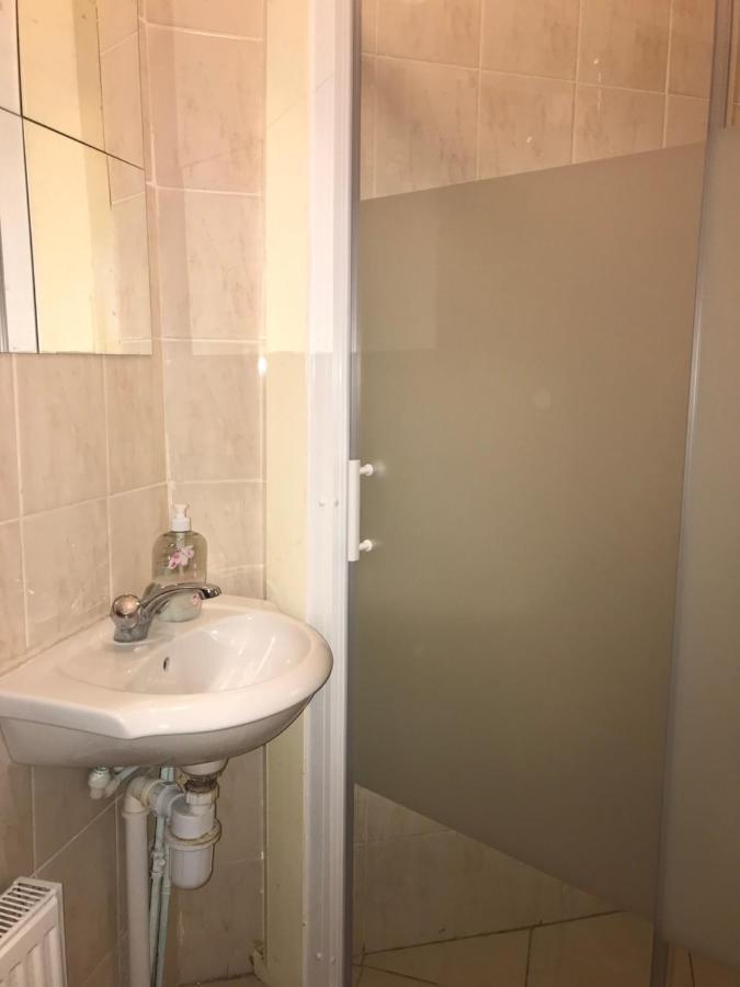 Lovely Budget Double Ensuite In Bricklane Guest house London