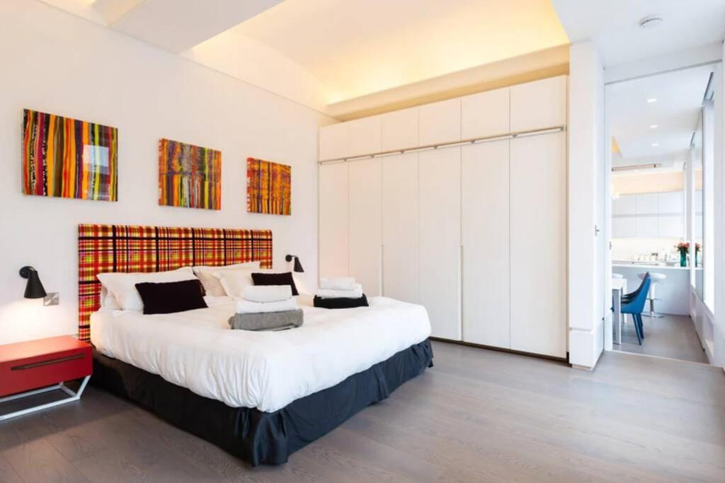 Superb Near Buckingham Palace * London