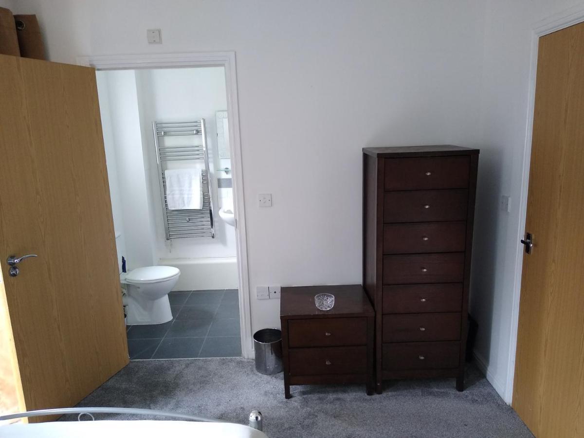 Stylish Private Double W/ensuite Privatunterkunft London