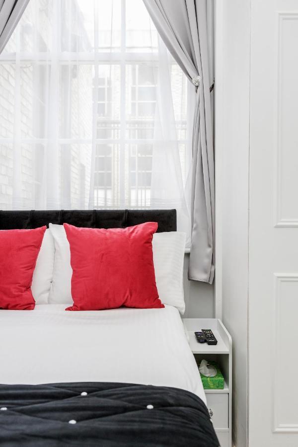 Oxford Street 2 Bed Apartment *