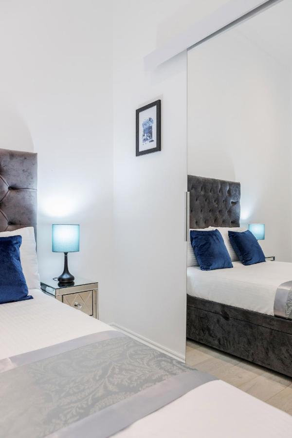 Oxford Street 2 Bed Apartment London