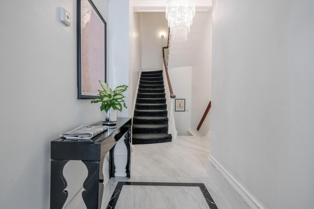 Oxford Street 2 Bed Apartment *