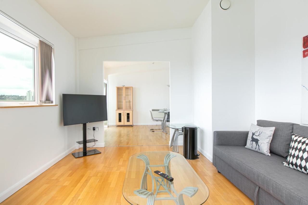 Apartment Skyvillion - 3bed Penthouse Near Airport, O2 Arena, Excel Centre With Parking