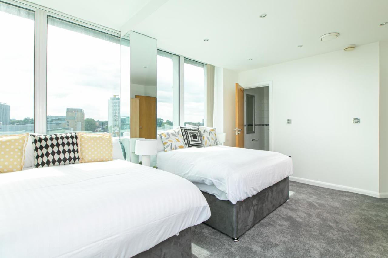 Skyvillion - 3bed Penthouse Near Airport, O2 Arena, Excel Centre With Parking Apartment London