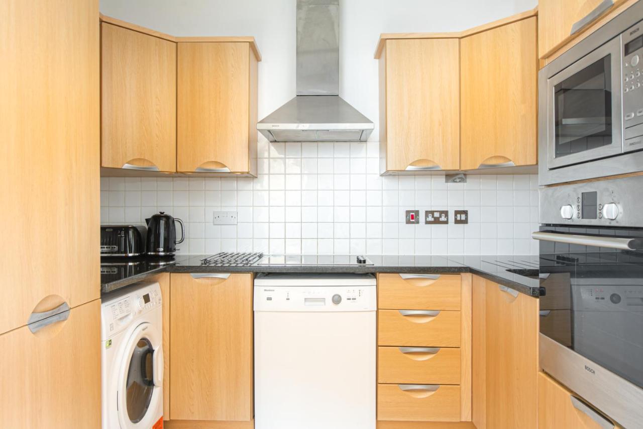 Skyvillion - 3bed Penthouse Near Airport, O2 Arena, Excel Centre With Parking *