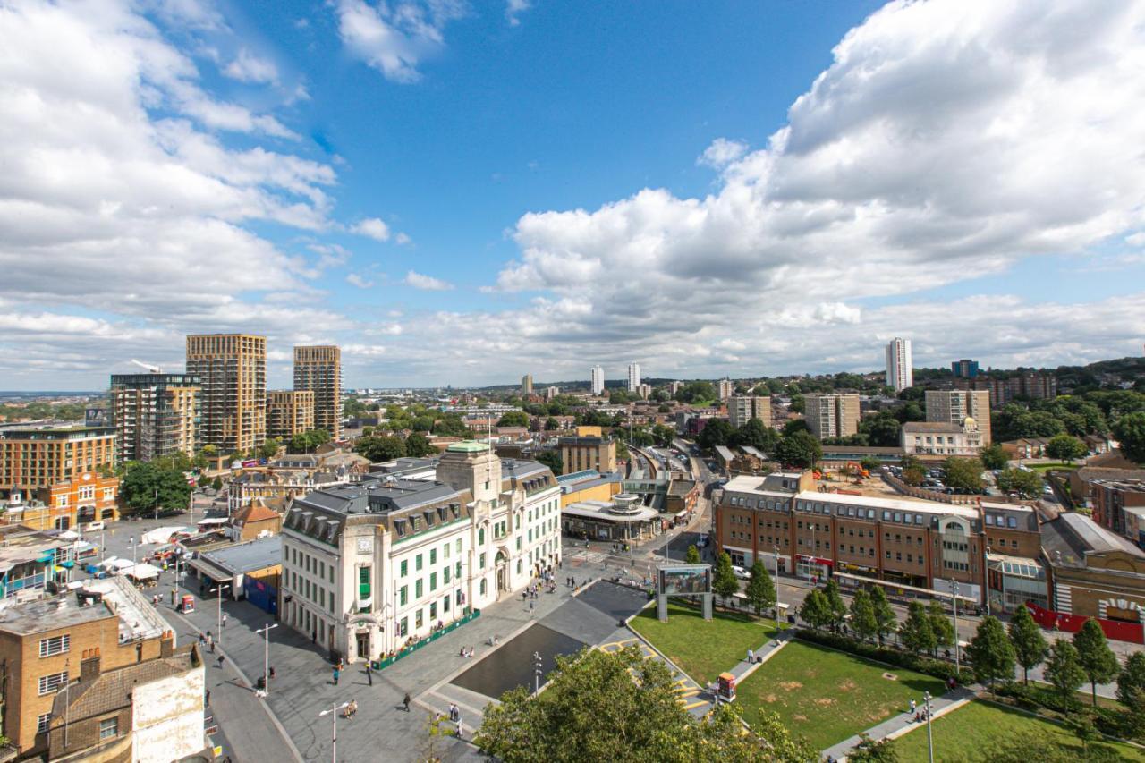 Skyvillion - 3bed Penthouse Near Airport, O2 Arena, Excel Centre With Parking Apartment